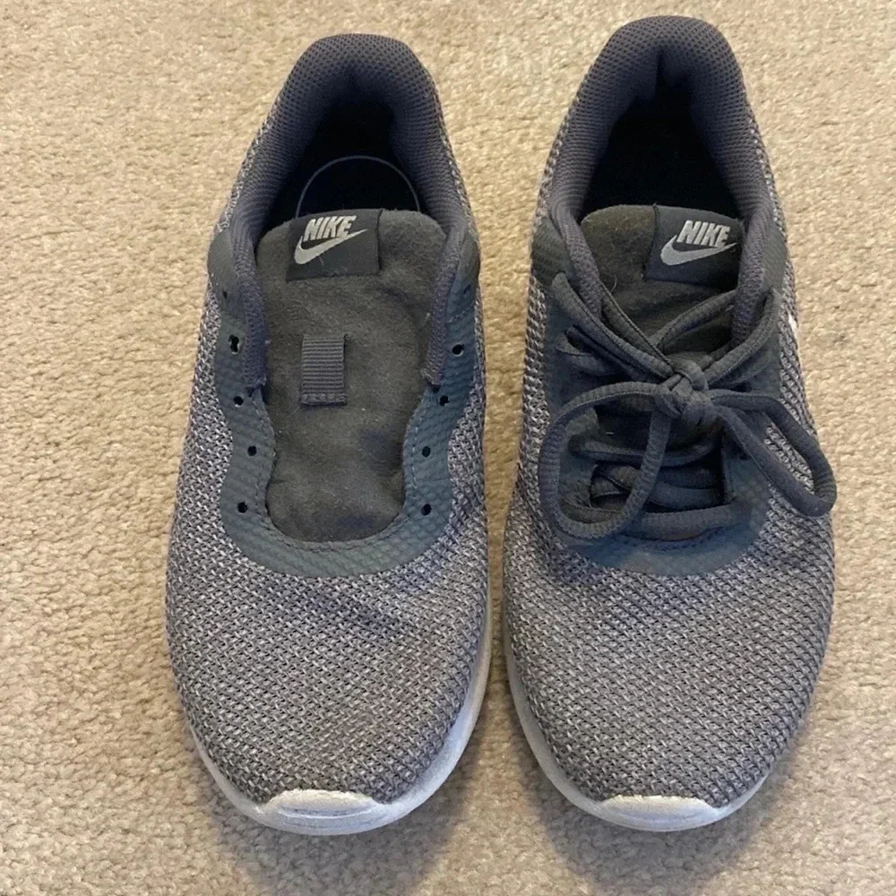 Nike gray sneakers size 5 lace up athletic sneakers